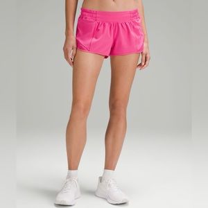 Lululemon hotty hot low rise lined short 2.5”